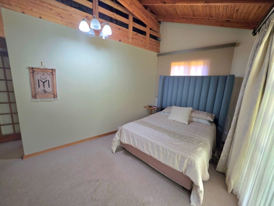 5 Bedroom Property for Sale in La Provance Free State